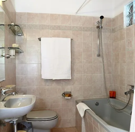 加里尼别墅 * 阿格拉瑞